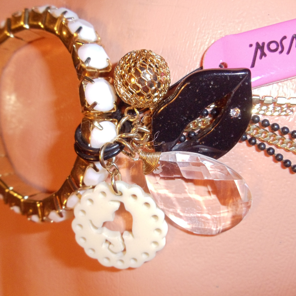 SHE DEVIL BETSEY JOHNSON STRETCH CHARM BRACELET vintage Valentine’s Day gift - Picture 2 of 2